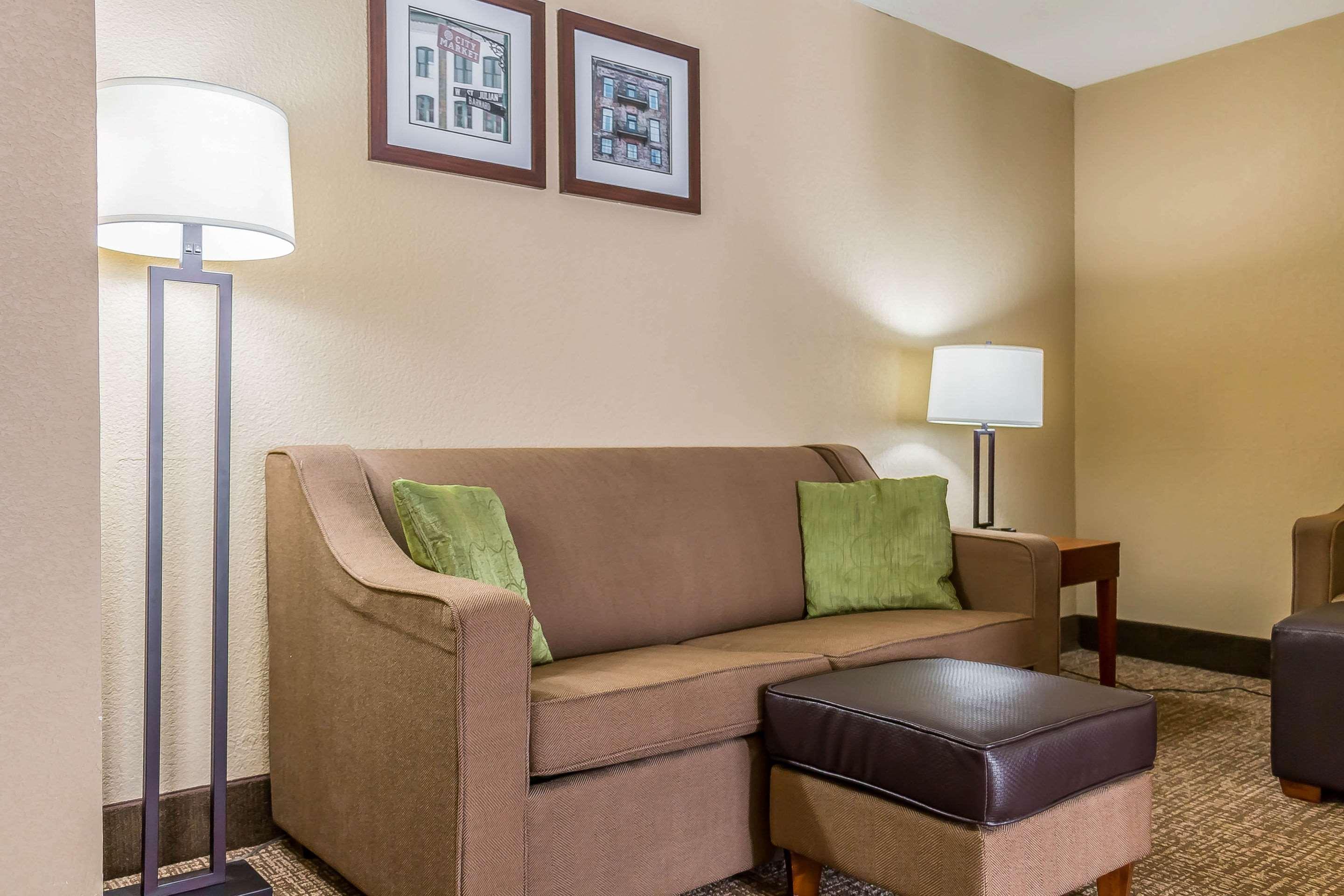 Comfort Inn Savannah Exterior photo