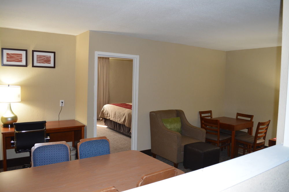 Comfort Inn Savannah Exterior photo