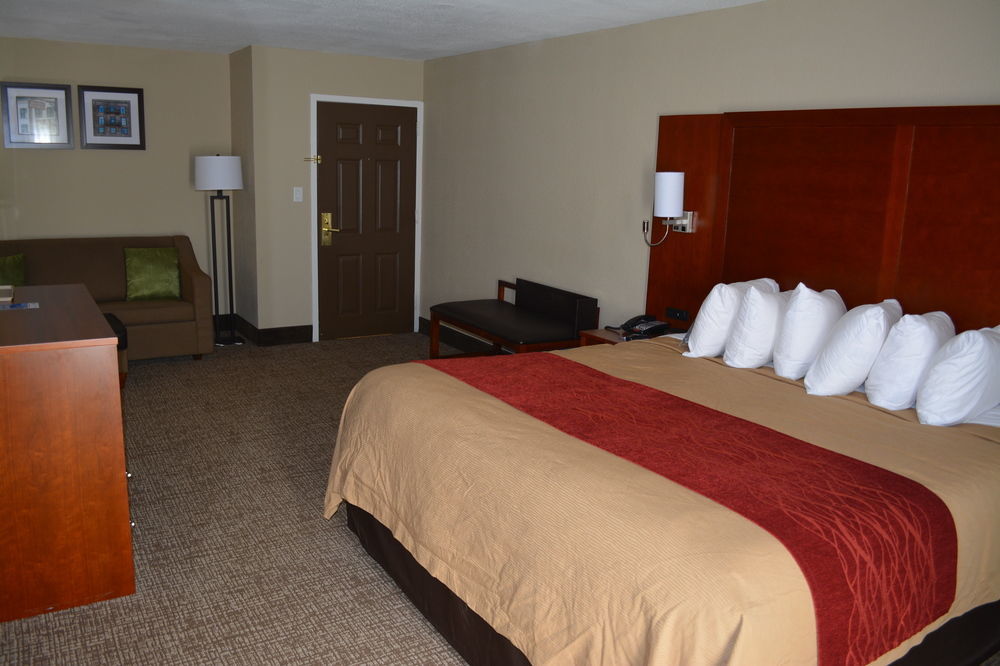 Comfort Inn Savannah Exterior photo