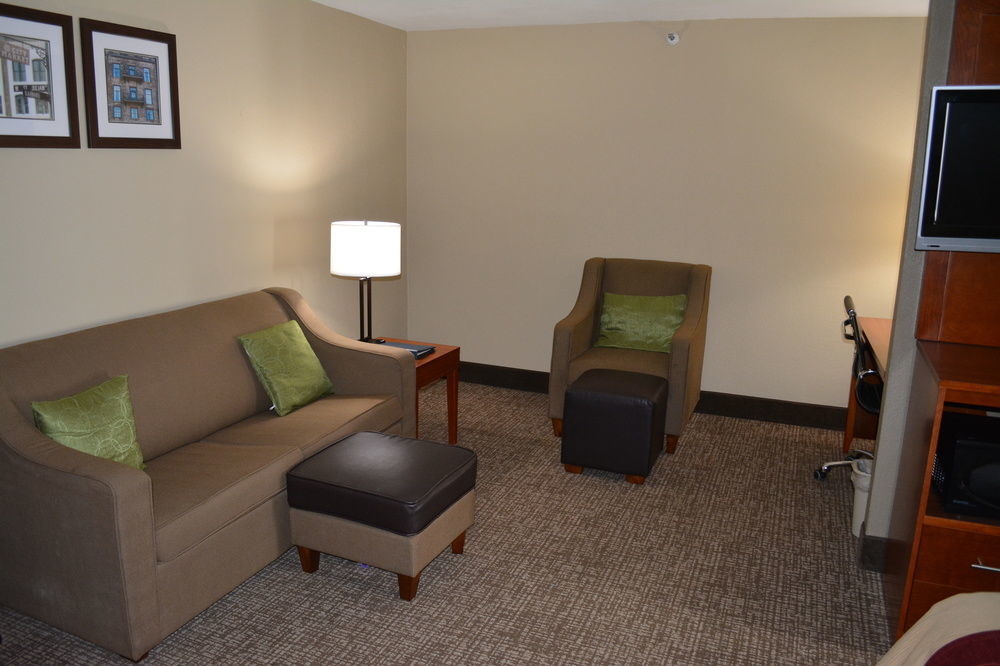 Comfort Inn Savannah Exterior photo